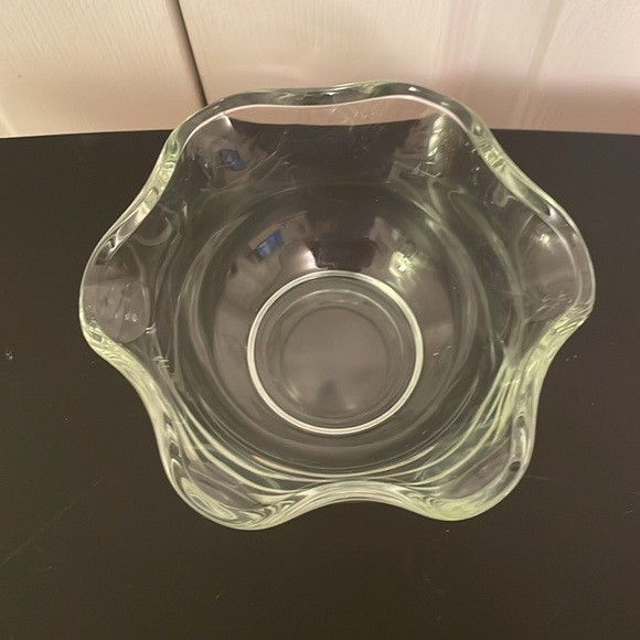 Vintage Indiana Green Tint Glass Bowl with Ruffled Rim - Picture 2 of 9
